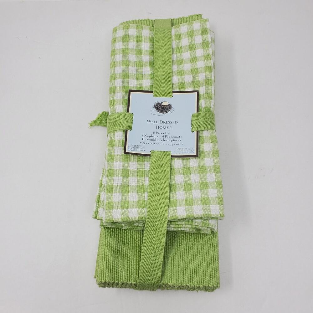 Well Dressed Home  Placemats Napkins 8 pc set Green and white checkered